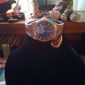 Oniss of Paris NEW Mother Of Pearl Designer Watch